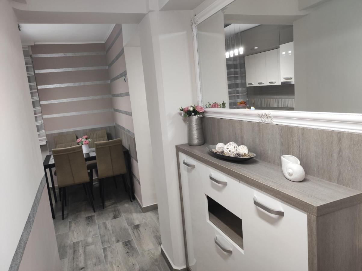 Midtown Apartment 拉迪亚 外观 照片